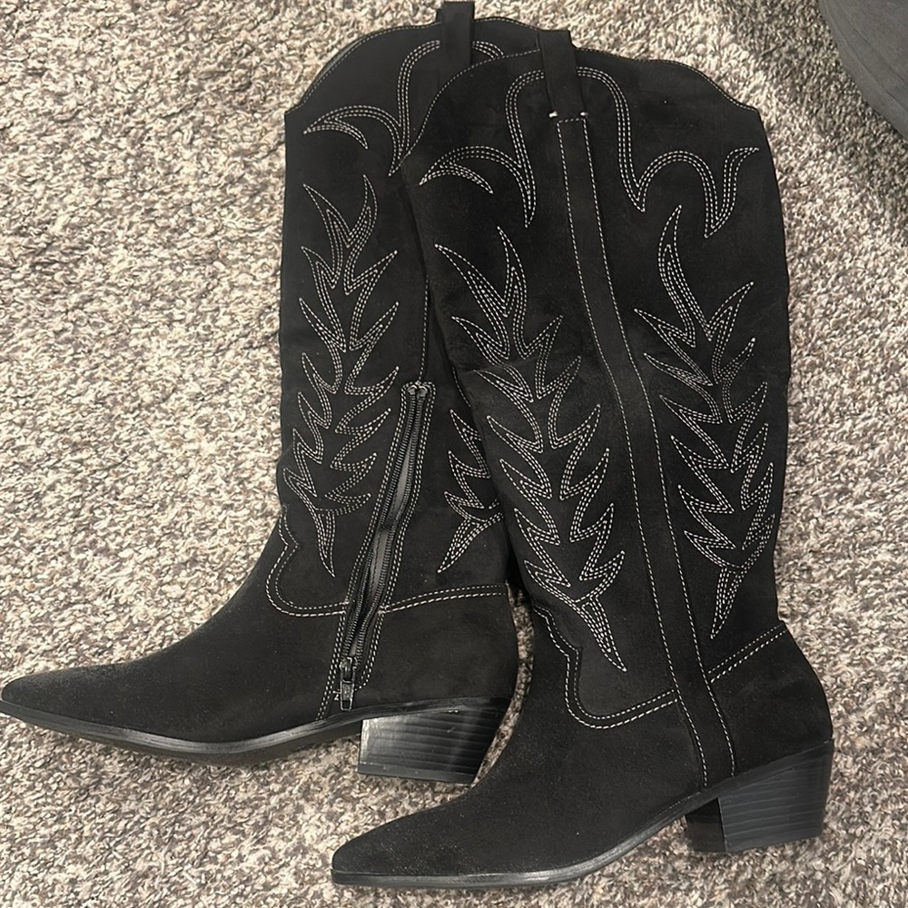 Black Western-Style Women's Wide Calf Boots